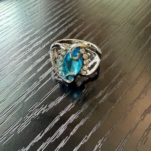 Elegant Silver and Blue Gemstone Ring